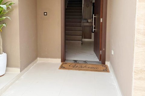 Townhouse de 4 dormitorios en District 11, UAE No. 186480 12