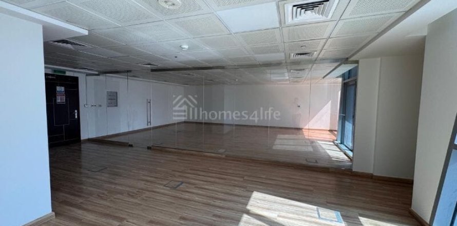 Офис 110м² в Джумейра Лейк Тауэрс, ОАЭ №160462