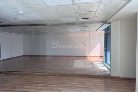 Офис 110м² в Джумейра Лейк Тауэрс, ОАЭ №160462 13