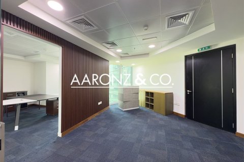 198m² Office in Business Bay, UAE No. 132992 10