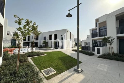 Townhouse de 3 dormitorios  No. 115759 2