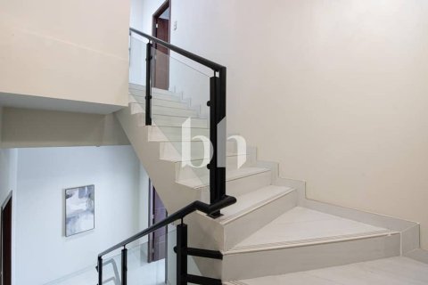 4 bedrooms Townhouse  No. 115763 12