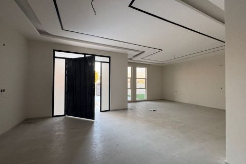 4 bedrooms Villa in Seih Al Uraibi, UAE No. 183646 3