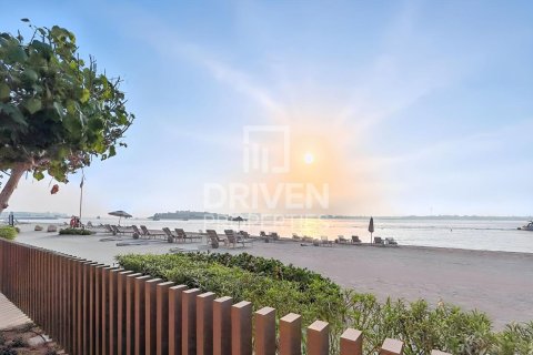 Квартира с 1 спальней в EMAAR Beachfront, ОАЭ №192595 19