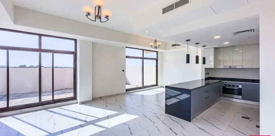 4 bedrooms Townhouse No. 106306