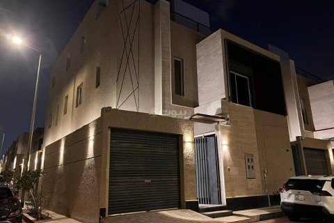 Villa de 5 chambres à Riyadh, Saudi Arabia No. 99500 1