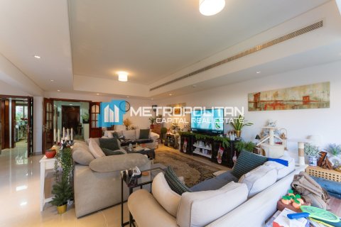 Villa de 4 chambres à Abu Dhabi, UAE No. 127211 5