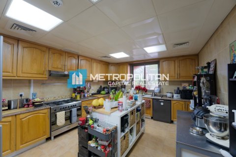 Villa de 4 chambres à Abu Dhabi, UAE No. 127211 7