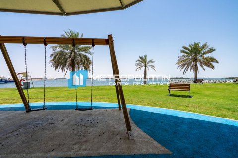 Villa de 4 chambres à Abu Dhabi, UAE No. 127211 24