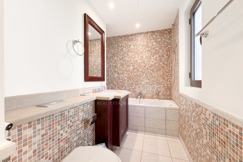 Квартира с 2 спальнями в Old Town, ОАЭ №154510 3