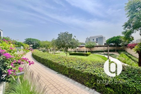 Вилла с 4 спальнями в Дубай Хилс Эстейт, ОАЭ №154513 10