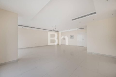 Квартира с 4 спальнями  №113598 16