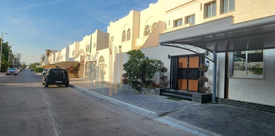 4 bedrooms Villa  No. 131490