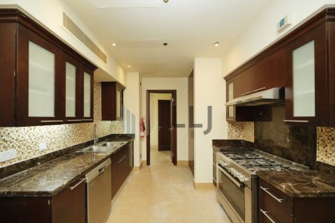 3 bedrooms Apartment  No. 131488 12