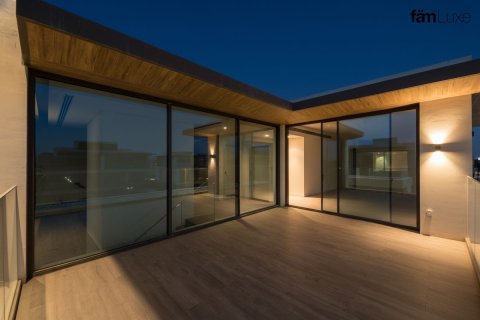 4 bedrooms Villa in Dubai, UAE No. 161314
