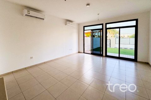 4 bedrooms Townhouse in Zahra Townhouses, UAE No. 188058 3