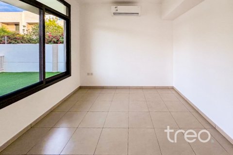 4 bedrooms Townhouse in Zahra Townhouses, UAE No. 188058 12