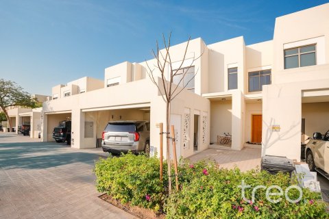 Villa de 4 dormitorios en Town Square, UAE No. 188055