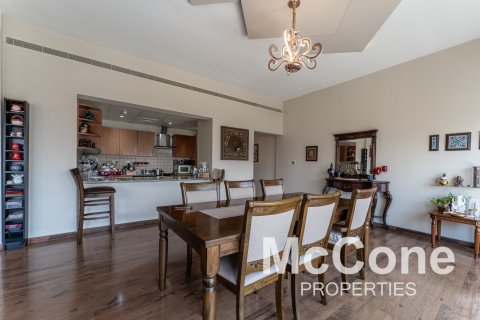 Apartment de 3 dormitorios en Al Jaz, UAE No. 74886 5