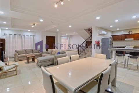 3 bedrooms Villa in Doha, Qatar No. 60897 3
