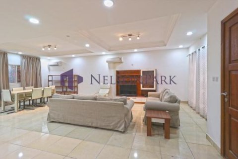 3 bedrooms Villa in Doha, Qatar No. 60897 4