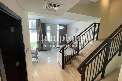 3 bedrooms Townhouse in Dubai, UAE No. 151322 4