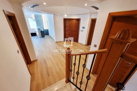 Вилла с 5 спальнями №128005 17