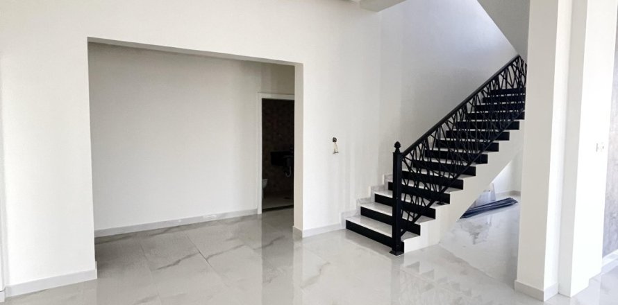 Вилла с 5 спальнями  №124505