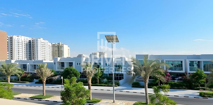 Townhouse de 3 dormitorios en Al Furjan, UAE No. 202758