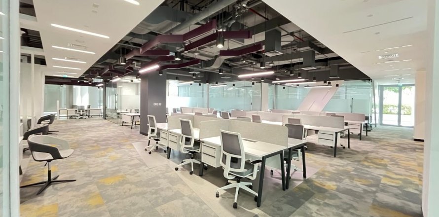 Office de 2104.6m² en Umm Ramool, UAE No. 205585