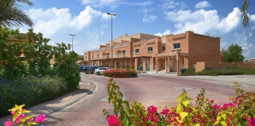 Villa de 3 dormitorios en Al Reef, UAE No. 172635