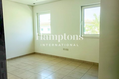 Villa de 4 dormitorios  No. 118804 6