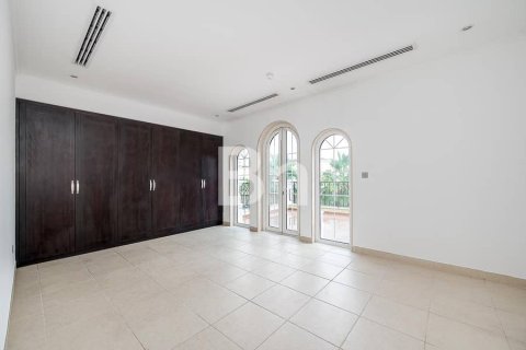 Villa de 3 dormitorios en Jumeirah Park, UAE No. 87174 18