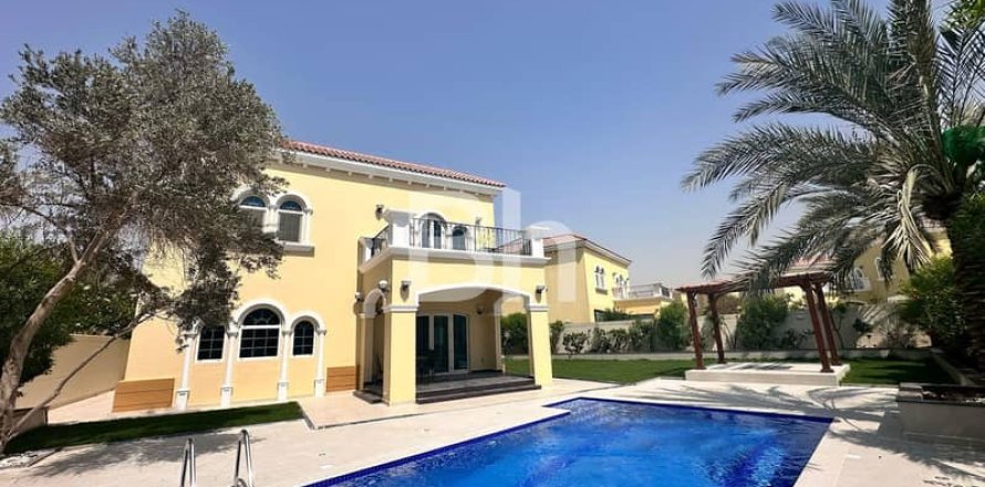 Villa de 3 dormitorios en Jumeirah Park, UAE No. 87174