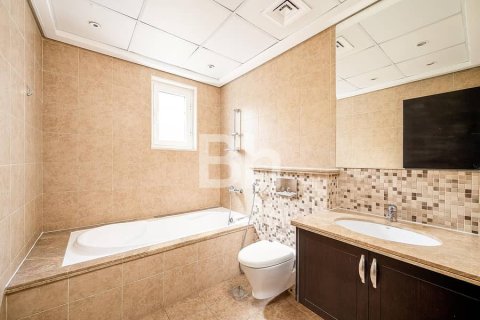 Villa de 3 dormitorios en Jumeirah Park, UAE No. 87174 14