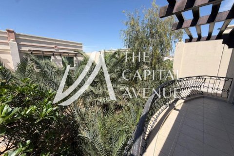 Villa de 4 chambres à Abu Dhabi, UAE No. 185436 21
