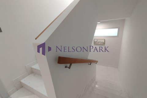 5 bedrooms Villa in Doha, Qatar No. 57979 10