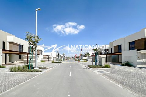 2 bedrooms Townhouse in Abu Dhabi, UAE No. 73192 16