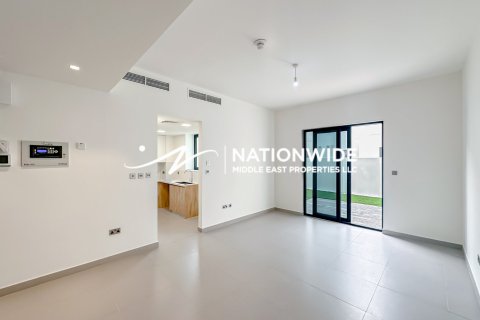 2 bedrooms Townhouse in Abu Dhabi, UAE No. 73192 3