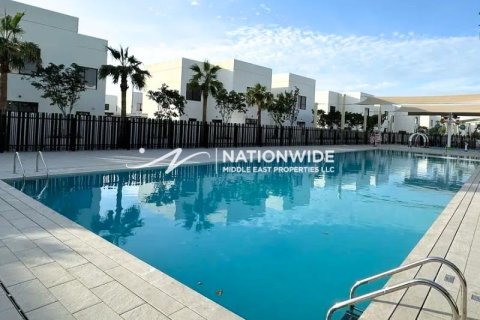 2 bedrooms Townhouse in Abu Dhabi, UAE No. 73192 19