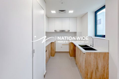 2 bedrooms Townhouse in Abu Dhabi, UAE No. 73192 5