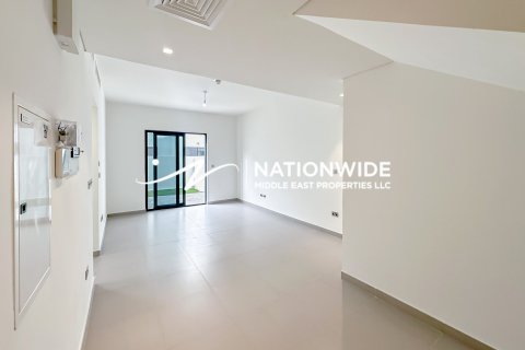 2 bedrooms Townhouse in Abu Dhabi, UAE No. 73192 6
