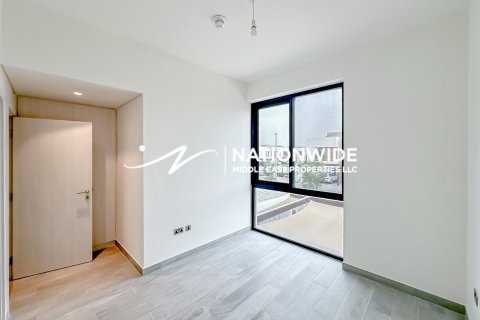 2 bedrooms Townhouse in Abu Dhabi, UAE No. 73192 11