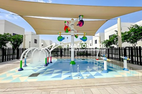 2 bedrooms Townhouse in Abu Dhabi, UAE No. 73192 20