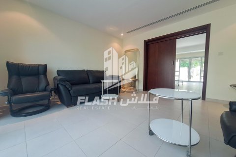 Вилла с 4 спальнями в Mina Al Arab, ОАЭ №36866 4