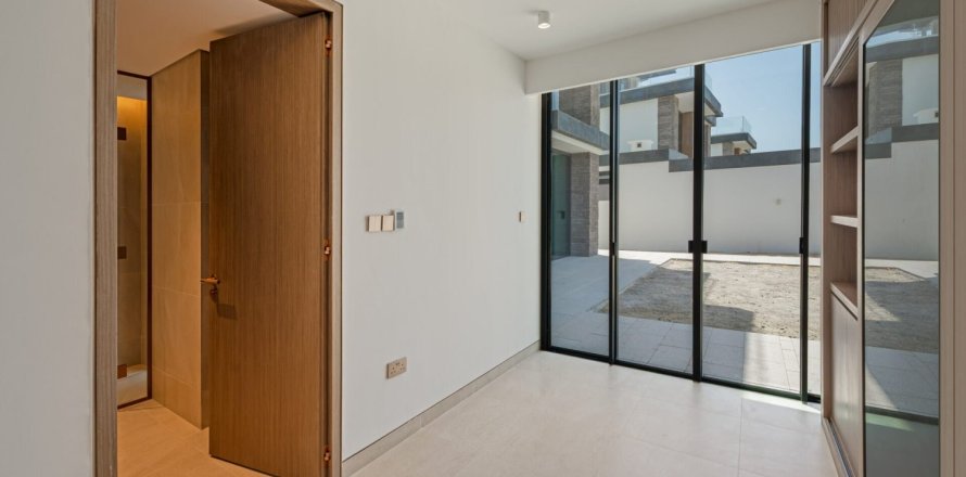5 bedrooms Townhouse in Tilal Al Ghaf, UAE No. 170596