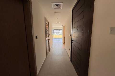 Townhouse de 4 dormitorios en Damac Lagoons, UAE No. 170597 3