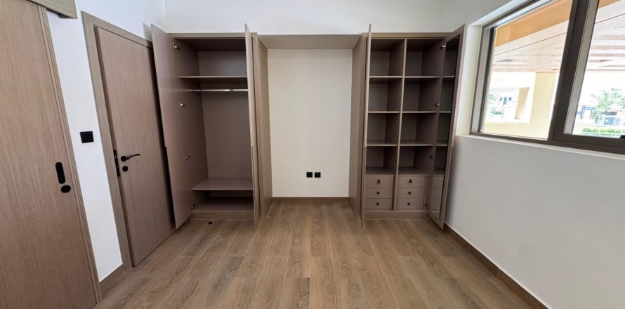 Townhouse de 4 dormitorios en Damac Lagoons, UAE No. 170597
