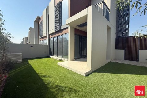 4 bedrooms Villa in Dubai, UAE No. 137484