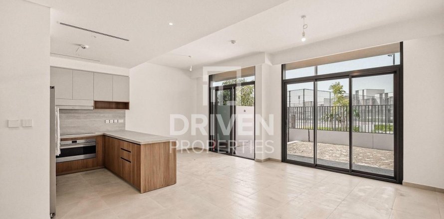 3 bedrooms Townhouse in Mudon, UAE No. 193610